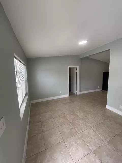 2911 NW 11th Pl, Roosevelt Gardens, FL 33311