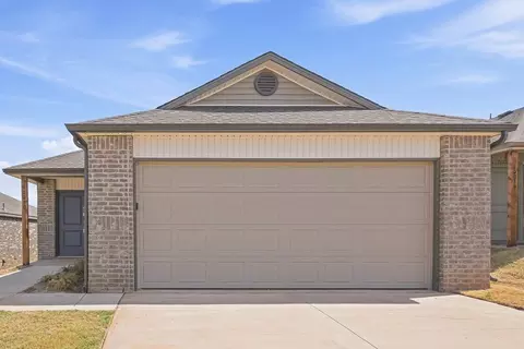 10040 Blackjack Rd, Yukon, OK 73099