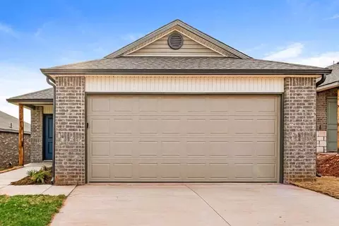 10040 Blackjack Rd, Yukon, OK 73099