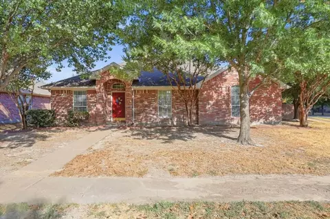 100 Oak Hollow Ln, Red Oak, TX 75154