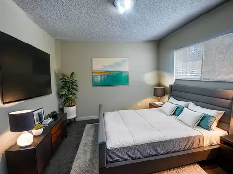 400 E 120th St #5, Los Angeles, CA 90061