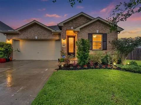 1807 Oakdale Mist Dr #NA, Dickinson, TX 77539