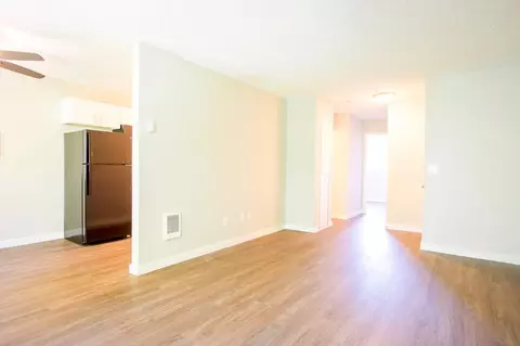 1555 SE Stark St, Portland, OR 97214