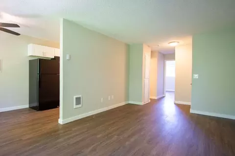1555 SE Stark St, Portland, OR 97214