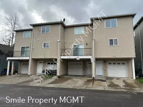 13424 SE Division St, Portland, OR 97236