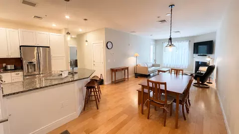 22 Hancock St, Portland, ME 04101