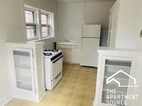 104 Lincoln Ave #2W, Riverside, IL 60546