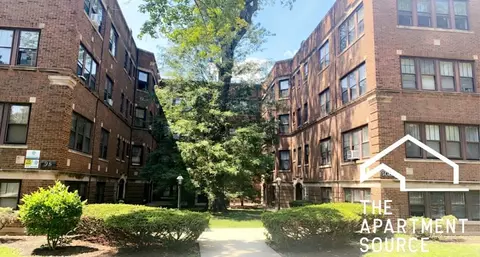 104 Lincoln Ave #2W, Riverside, IL 60546