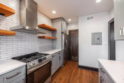 2624 W Devon Ave #301, Chicago, IL 60659