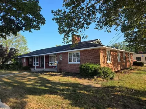 221 W 29th St, Holland, MI 49423