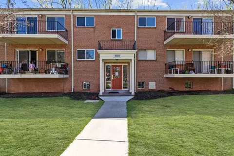 10619 Weymouth St #201, Bethesda, MD 20814