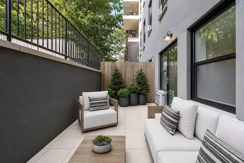 315 E 10th St #1F, New York, NY 10009