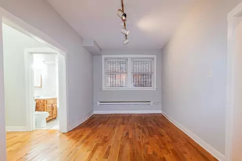 511 W Melrose St #108, Chicago, IL 60657