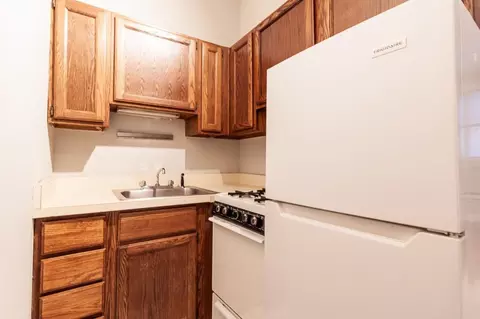 511 W Melrose St #108, Chicago, IL 60657