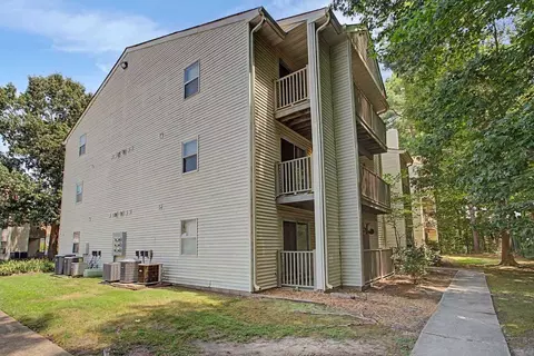 540 Pineland Cir #201, Newport News, VA 23608