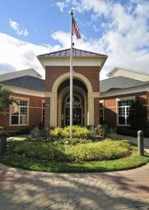 11377 Aristotle Dr #10-304, Fairfax, VA 22030