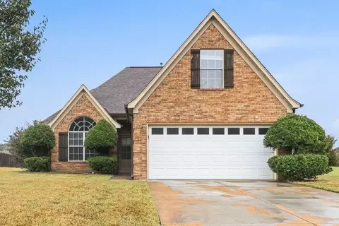 6588 Anna May Dr, Walls, MS 38680