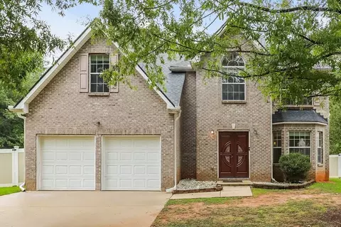 385 Kentwood Springs Dr, Hampton, GA 30228