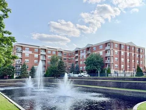 2 Itasca Pl #426, Itasca, IL 60143
