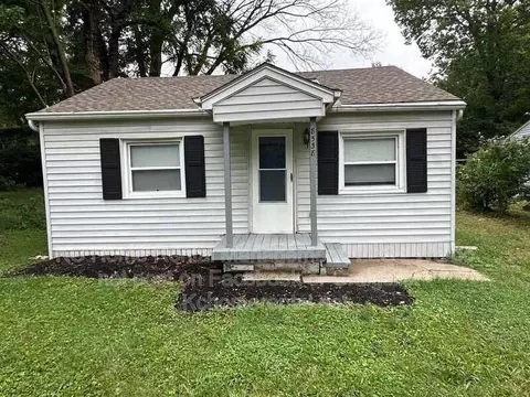 8538 England St, Overland Park, KS 66212