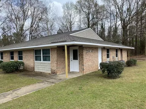3202 Lincoln Dr #104C, Selma, AL 36701