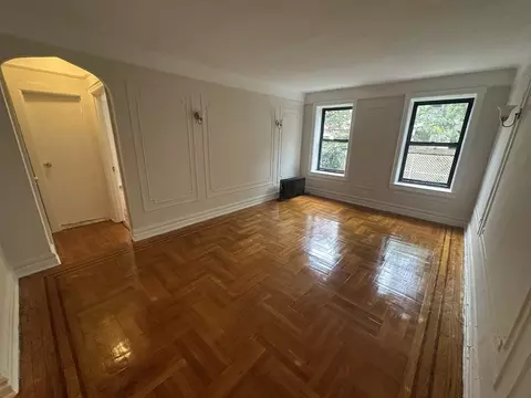 4141 46th St #1-0, Sunnyside, NY 11104