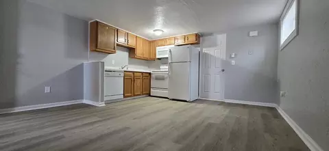 408 1st St #3, Carnegie, PA 15106