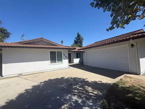 9105 Feather River Way, La Riviera, CA 95826