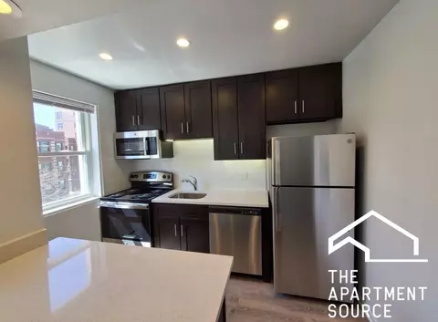 520 W Aldine Ave #403, Chicago, IL 60657