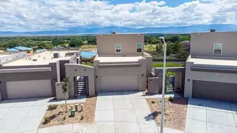 1400 Tierra Verde Loop NW, Los Lunas, NM 87031