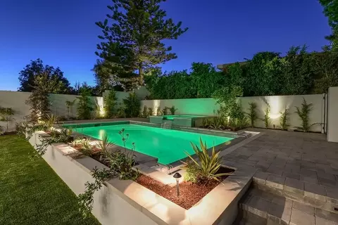 1041 8th St, Manhattan Beach, CA 90266