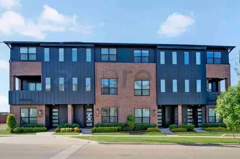 1733 W Cantey St, Fort Worth, TX 76110