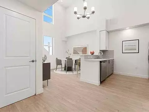 8521 S Sepulveda Blvd, Los Angeles, CA 90045