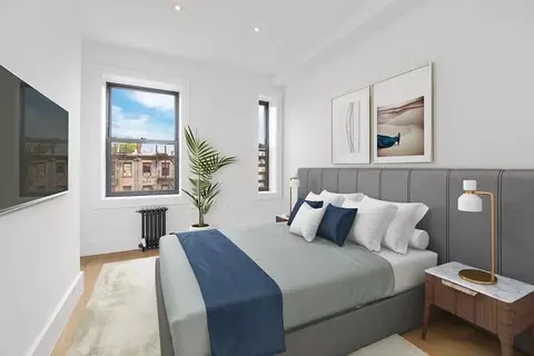 207 E 4th St #2B, New York, NY 10009