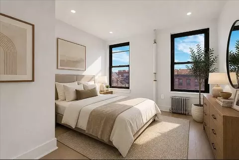 165 1st Ave #4, New York, NY 10003