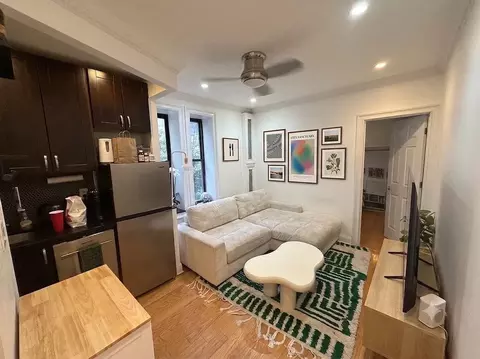 380 S 4th St #4, Brooklyn, NY 11211