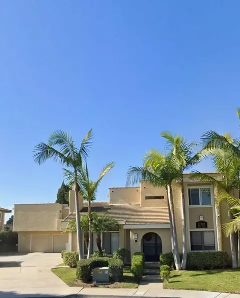 17762 Paseo Cir #C, Huntington Beach, CA 92647