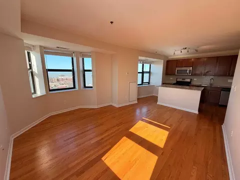1337 W Fargo Ave #1006, Chicago, IL 60626