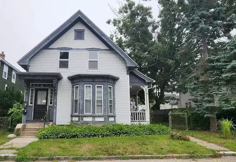 96 Prospect St #1F, Manchester, NH 03104