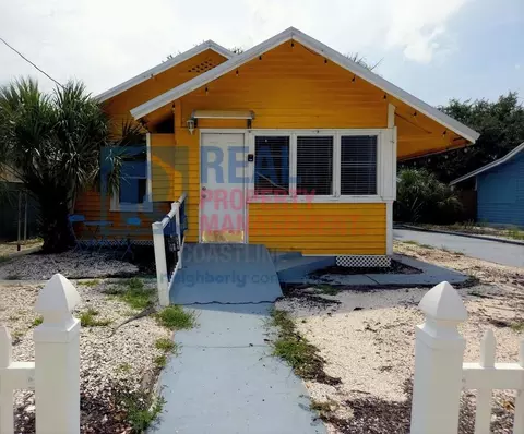 1415 10th St W, Bradenton, FL 34205