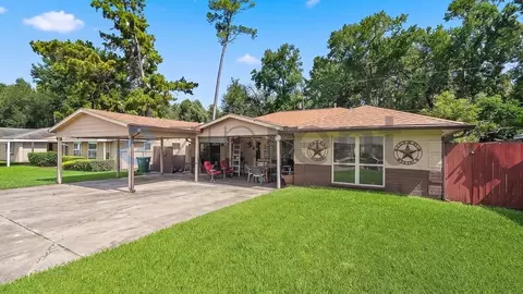 1218 W Donovan St, Houston, TX 77091