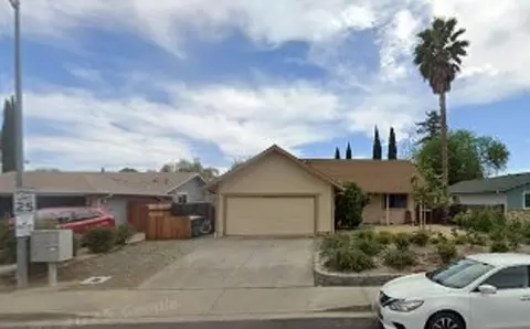 1118 Woodridge Dr, Vacaville, CA 95687