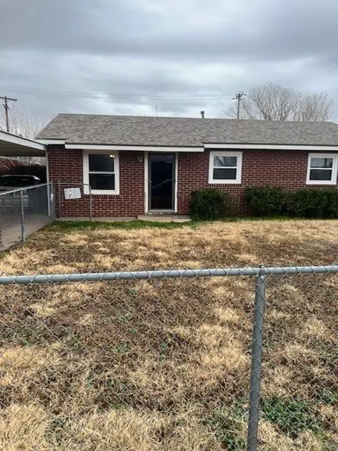 2807 Vanda Ave, Lubbock, TX 79404