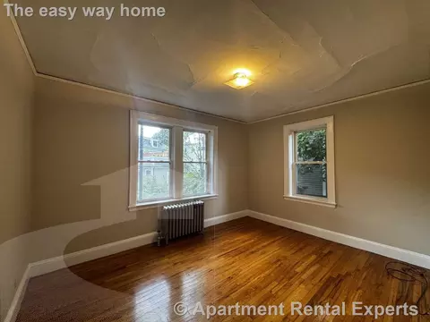 4 Cogswell Ave #7, Cambridge, MA 02140
