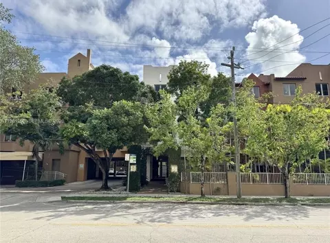 2630 SW 28th St #34, Miami, FL 33133