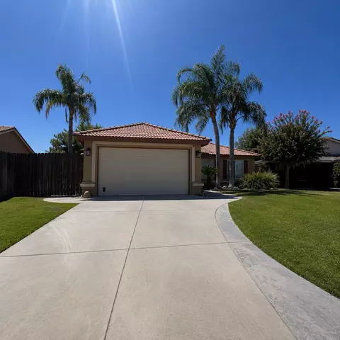 5311 Summer Villa Dr, Bakersfield, CA 93313