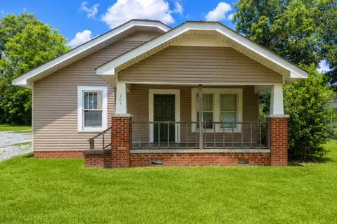103 Church Ave NE, Jacksonville, AL 36265