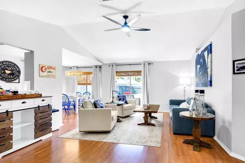 2453 Gulf Breeze Ave #1585615P, Pensacola, FL 32507