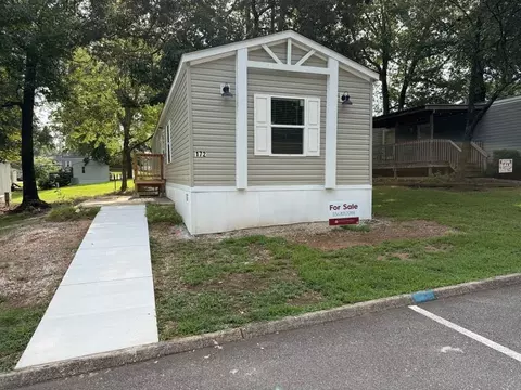 500 Webster Rd #172, Auburn, AL 36832