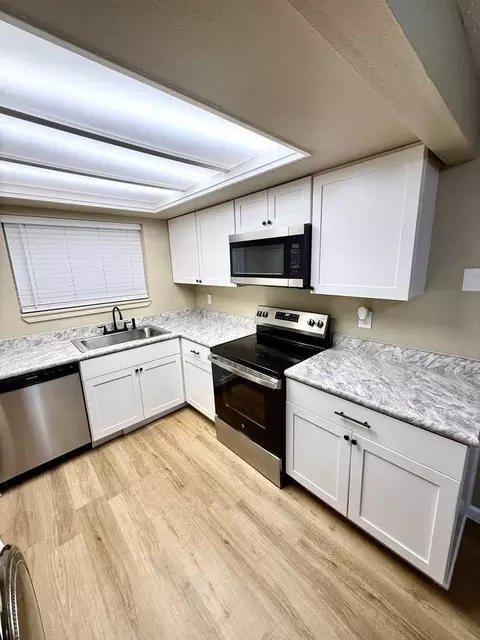 4320 S Cedar St #4320, Tacoma, WA 98409